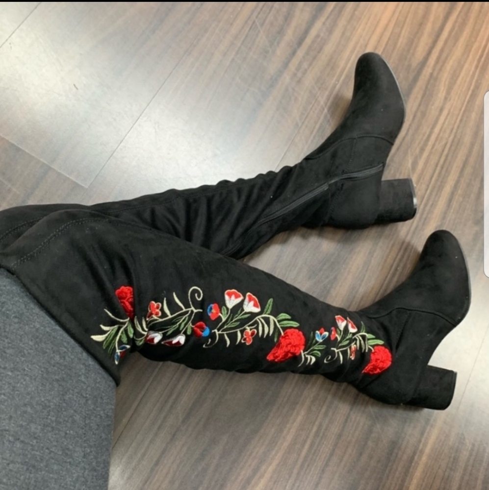 Flower-embroidered over the knee boots